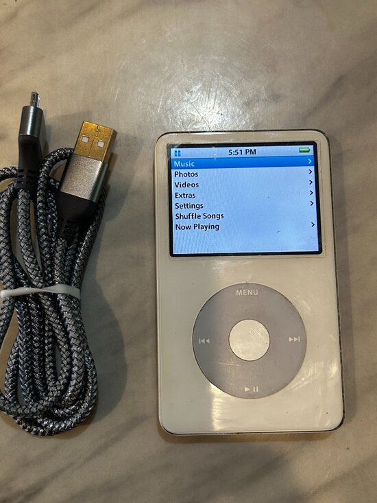 Apple Other - Working Apple iPod Classic Video 5th Gen. 30GB - White (MA002LL/A)